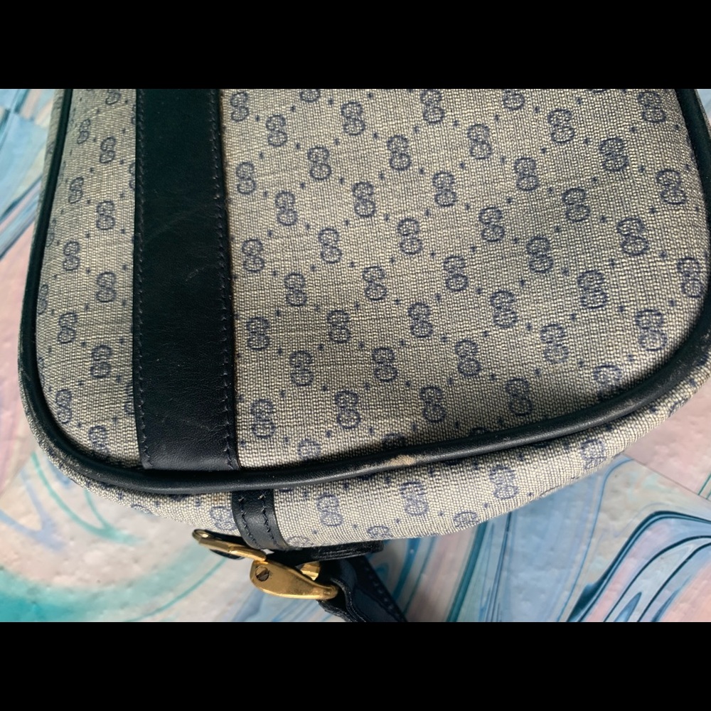 NO LOW BALLERS*Vintage Gucci Beige Monogram Crossbody Bag with Black/ Blue Trim - Picture 11 of 16